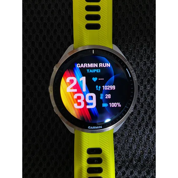 Garmin Forerunner 965 pulsklokke med AMOLED-skjerm